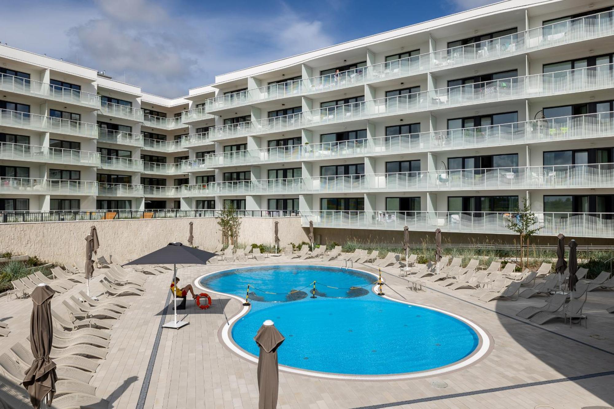 Polanki Aqua Apartment With Parking By Renters Prestige Kołobrzeg Eksteriør billede